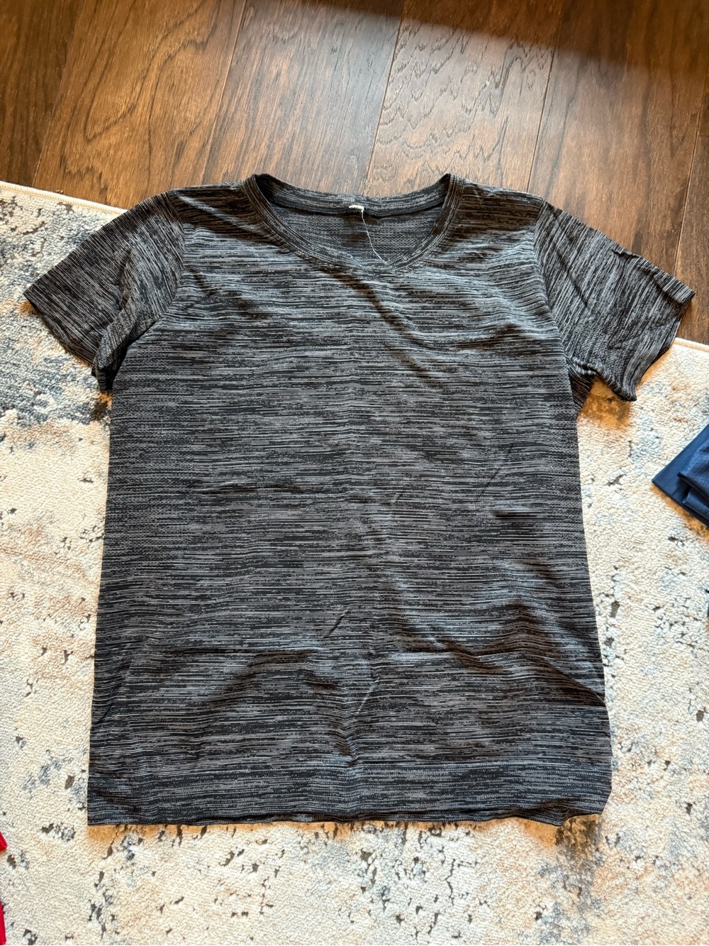 lululemon athletica Heathered Black Short Sleeve Top no tag